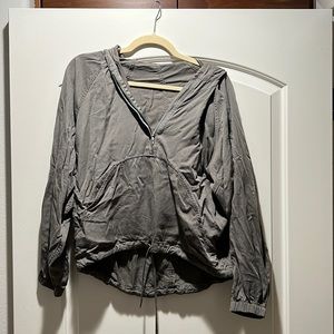 Lululemon olive pull over